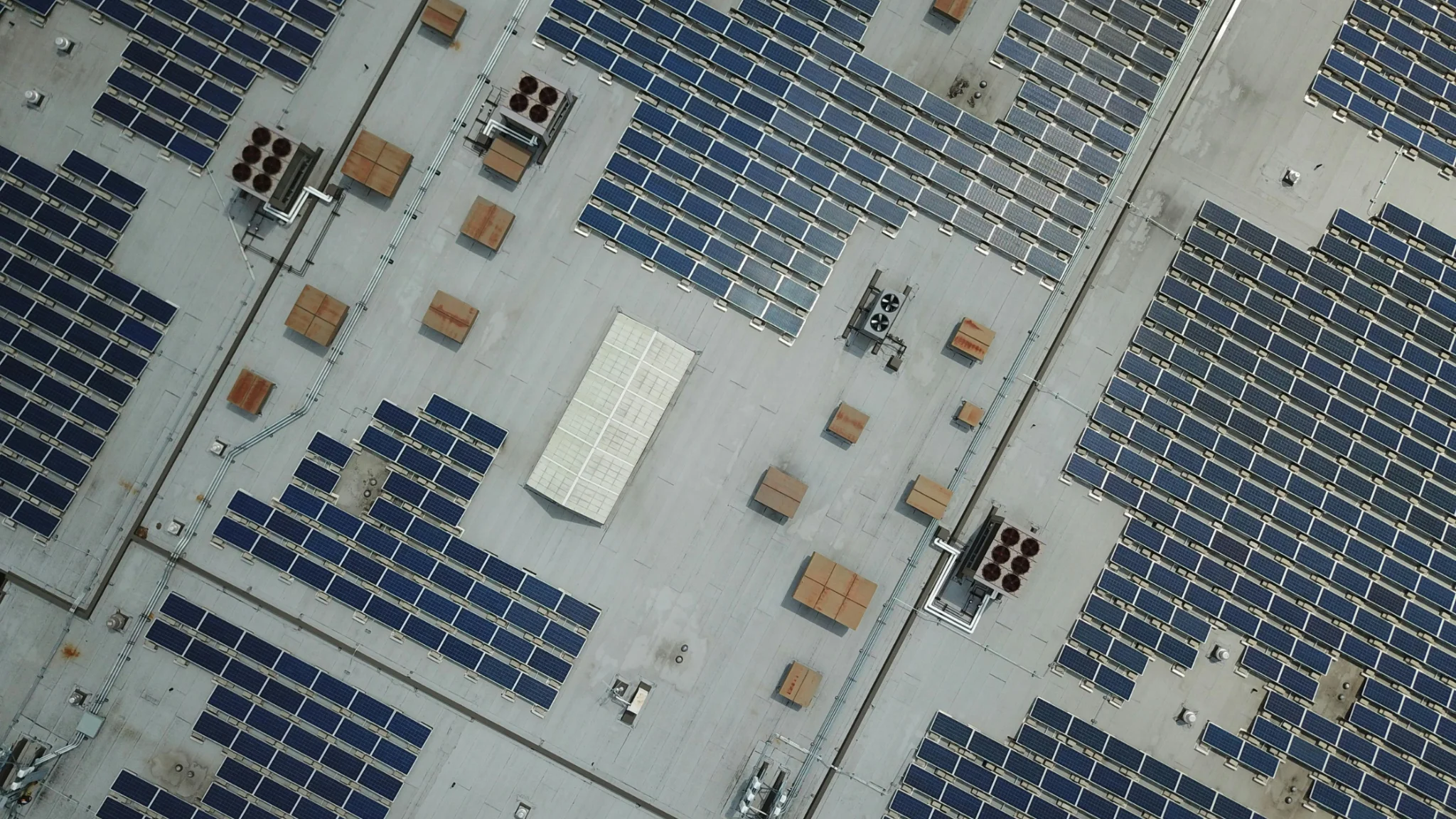 Autoconsumo solar en empresas: revisa si ahorras lo previsto